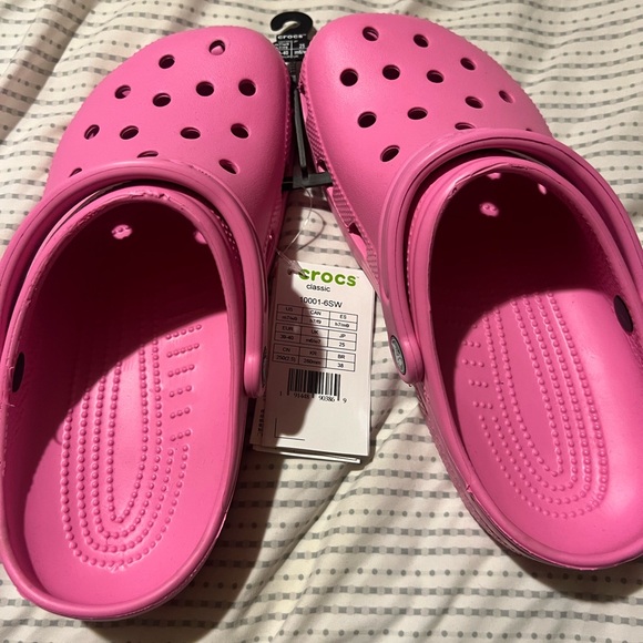 Crocs Classic, M7 W9, pink, new, never worn, original tags - Picture 8 of 8